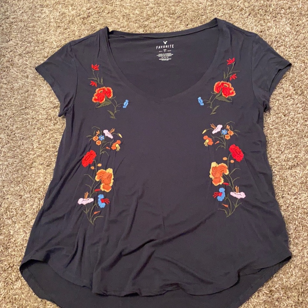 American Eagle floral T-shirt